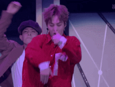 EXO12位成员现状：黄子韬回家继承父业，鹿晗因恋爱打烂一手好牌 第17张