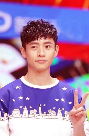 魏晨老婆是初恋吗？妻子牺牲事业成就了他 第13张