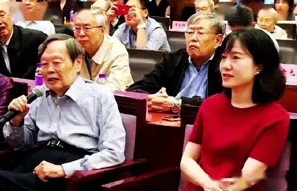 翁帆个人资料简历（28岁结婚，为丈夫坚持早睡18年） 第35张