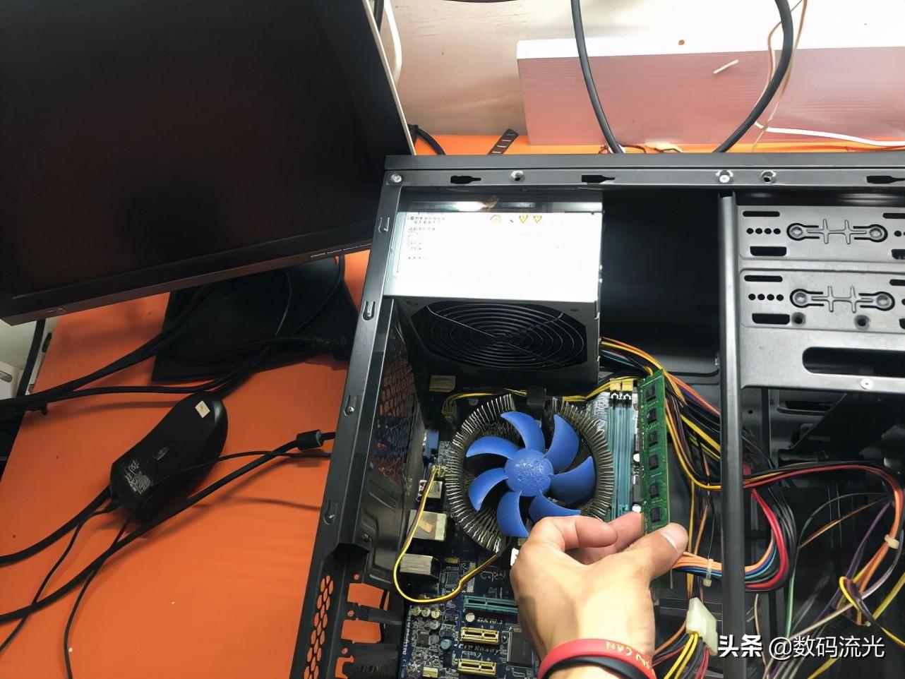 电脑开机显示屏显示无信号黑屏怎么办？兴许是这几个原因 第3张