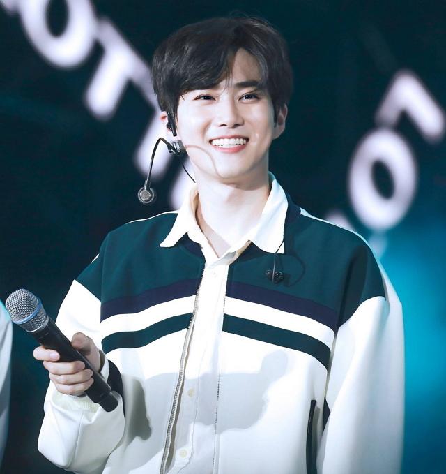 EXO12位成员现状：黄子韬回家继承父业，鹿晗因恋爱打烂一手好牌 第11张