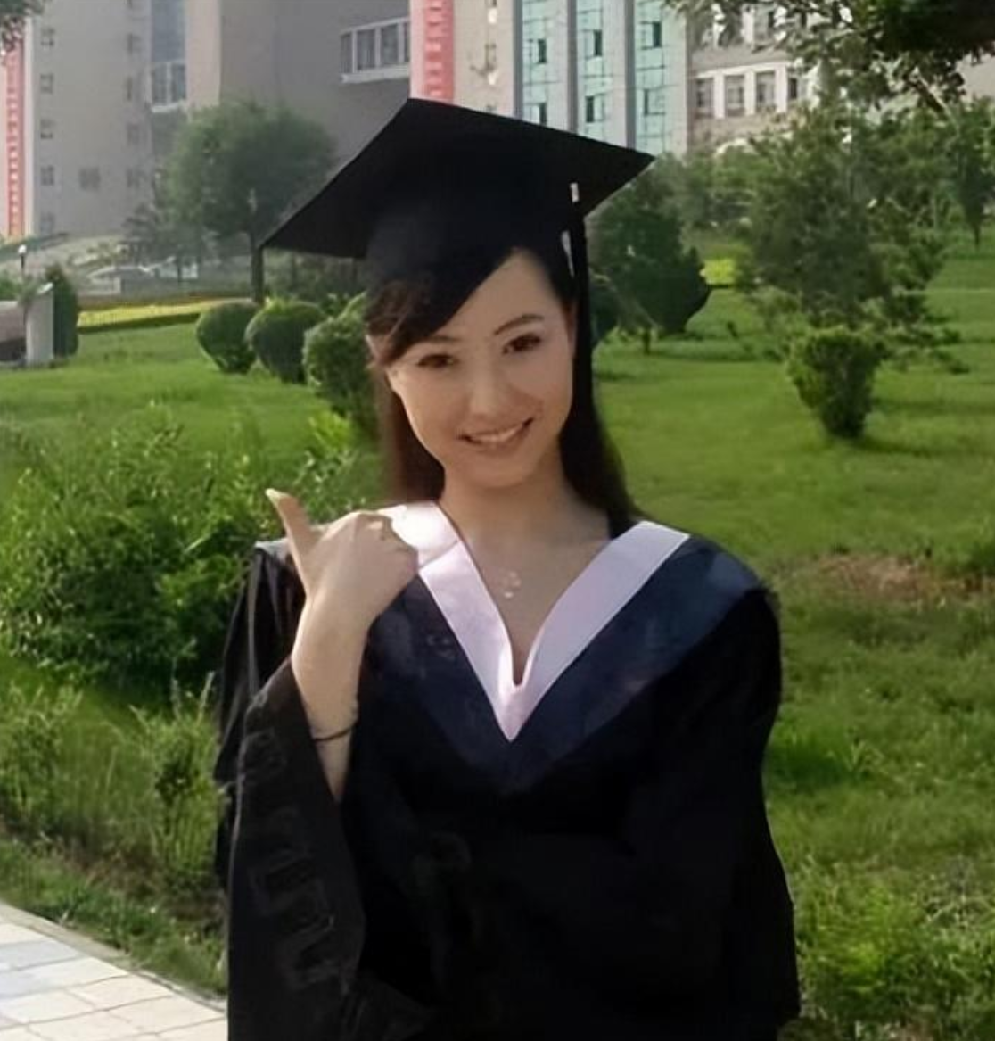 白冰个人资料简介（与模特丁一闪婚又离婚，如今仍单身） 第9张