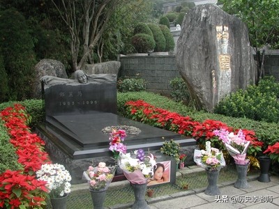 邓丽君死亡之谜揭秘：死后左脸上出现巴掌印，凶手指向法国小男友 第9张