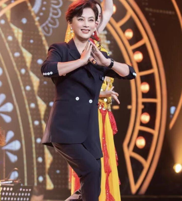 李玲玉个人资料（二婚嫁富商，夫妻分居11年感情不变） 第15张