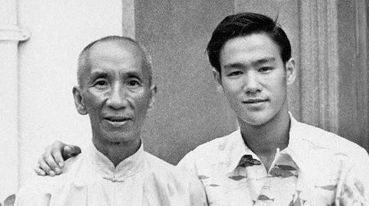 叶问真实历史简介（晚年抛弃妻儿，52岁开宗立派） 第9张