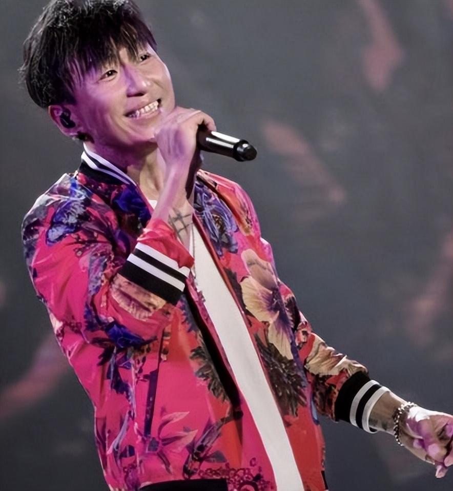 陈羽凡现在怎么样了？4年后再看胡海泉，两人差距也太大了 第21张