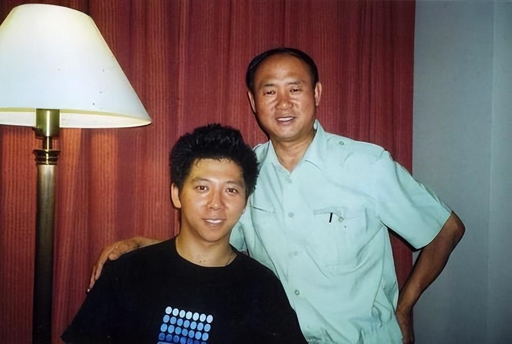 陈羽凡现在怎么样了？4年后再看胡海泉，两人差距也太大了 第33张
