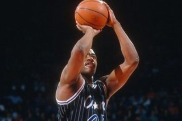 奥兰多魔术队史十大球员,NBA奥兰多魔术队十大球员名单 第9张