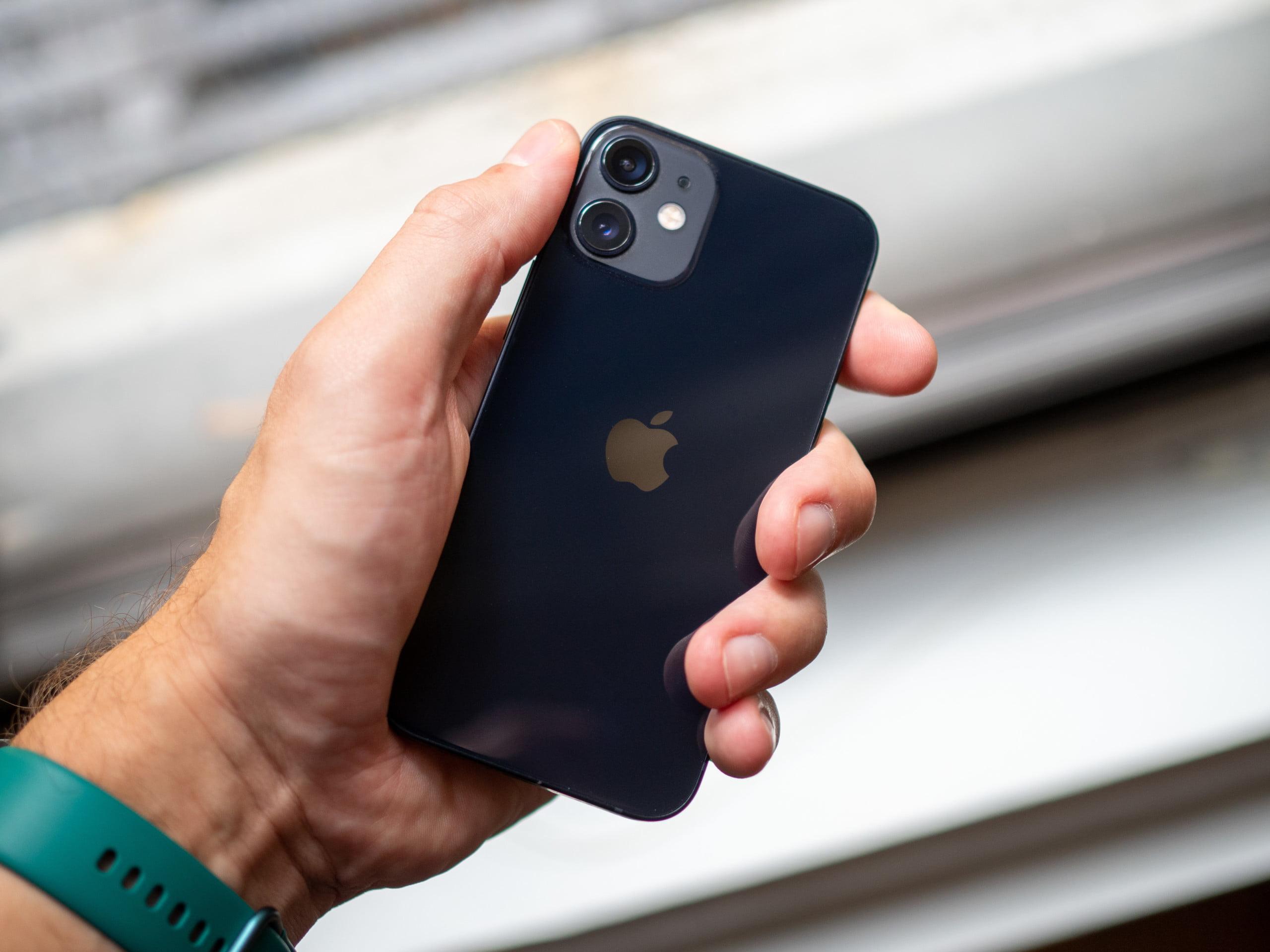 因为销量不佳，iPhone 12 mini 即将「停产」？ 第1张