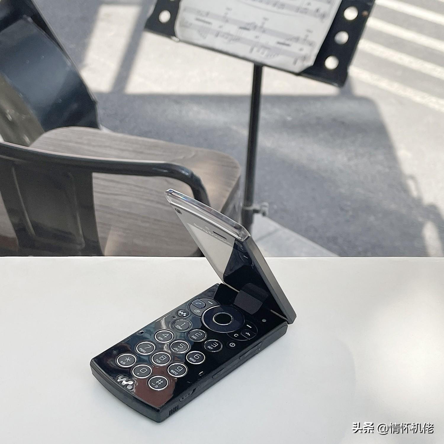 今天手机越来越公式化，曾经手机很有追求——回顾索尼爱立信W980 第33张