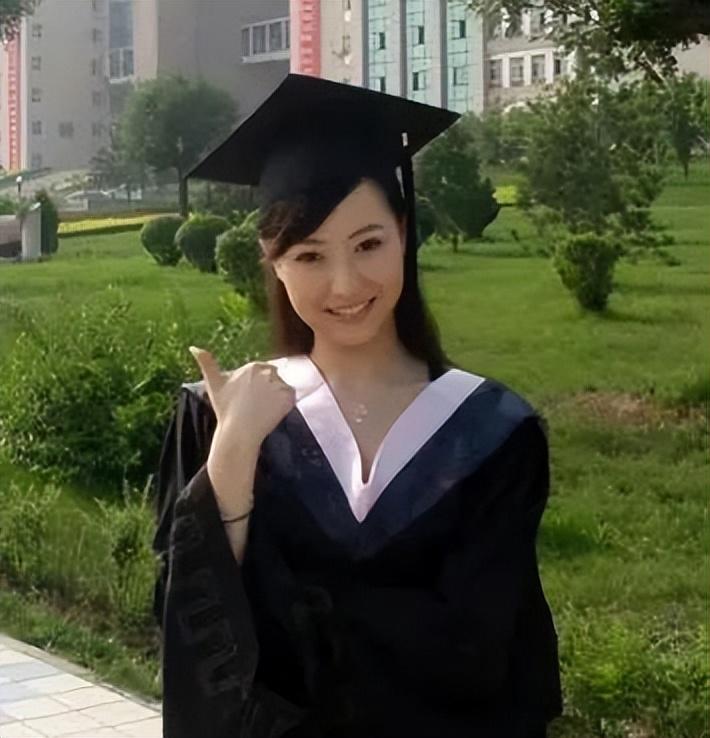 白冰个人资料简介（闪婚小三岁男模，离婚后独自带娃） 第23张