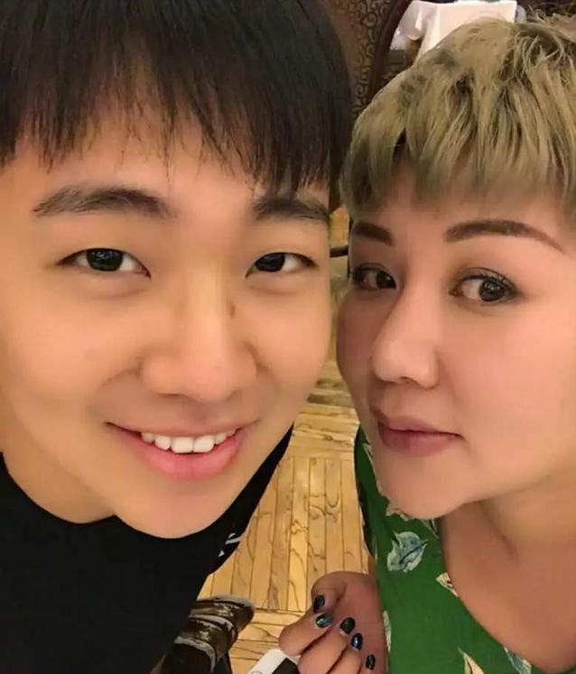 郭麒麟个人资料（6岁才见亲爹，如今成娱乐圈红人） 第19张