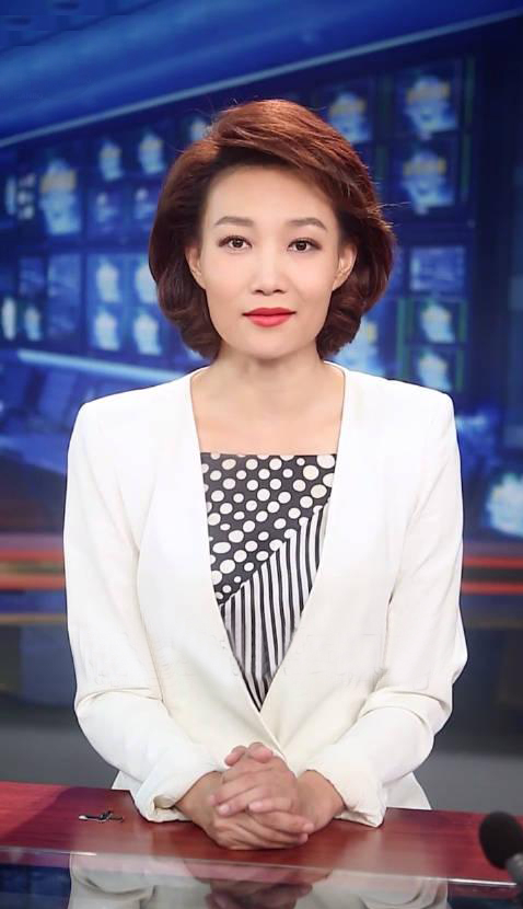 《新闻联播》美女主播李梓萌：风光背后有艰辛，婚恋成父母的心病 第1张