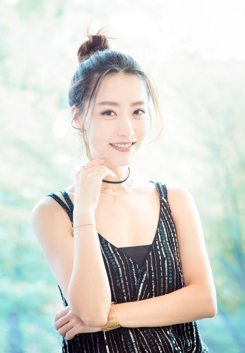 白冰个人资料简介（闪婚小三岁男模，离婚后独自带娃） 第19张