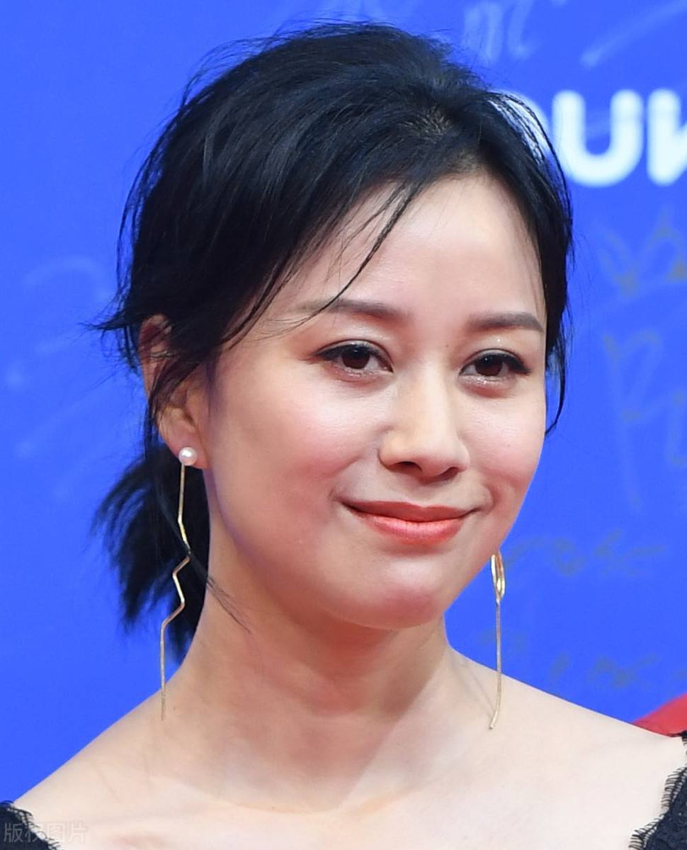 43岁倪虹洁自曝婚史，曾因前夫欠千万，如今离异有娃还收获新感情 第25张