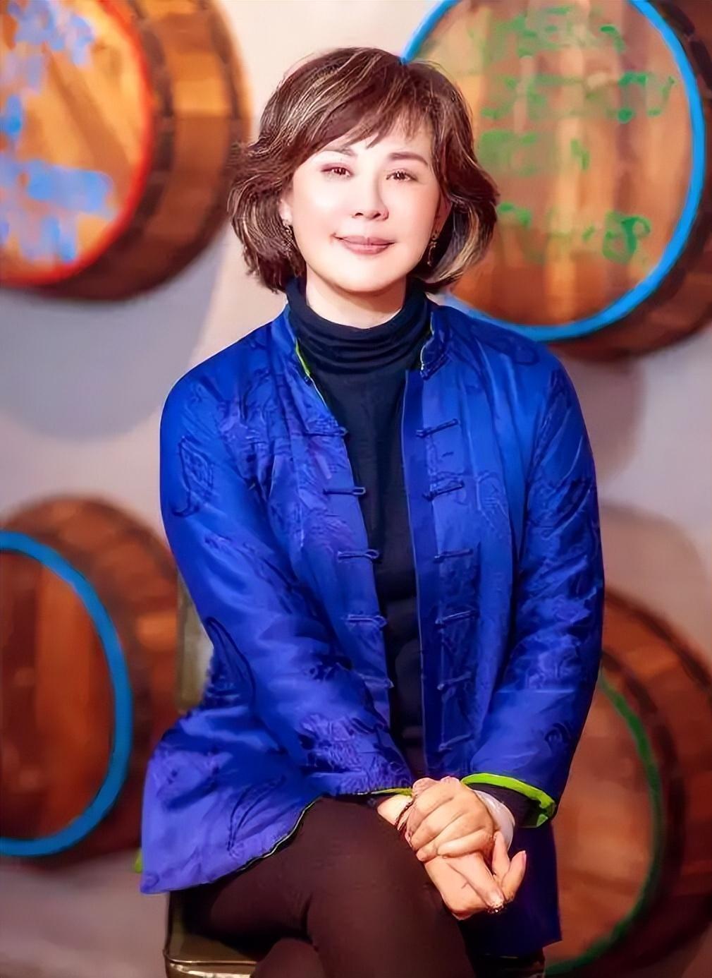 丛珊的第一任丈夫是谁(附:一婚嫁演员石凉的丛珊现状) 第24张 丛珊的第一任丈夫是谁(附:一婚嫁演员石凉的丛珊现状) 第24张