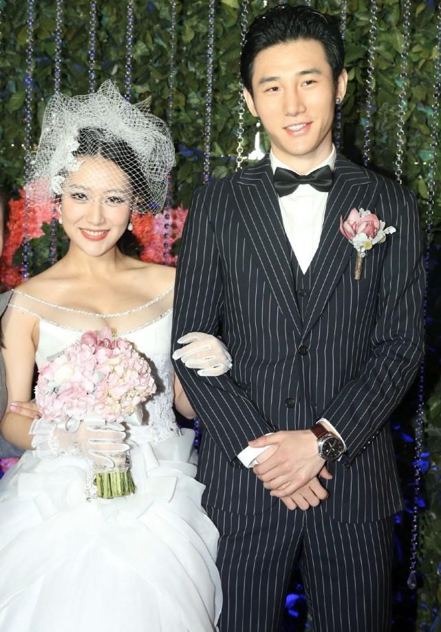 白冰个人资料简介（闪婚小三岁男模，离婚后独自带娃） 第17张