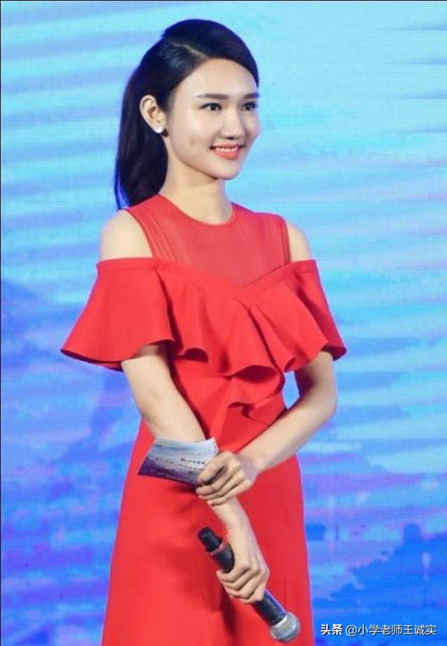 龙洋太漂亮了，笑起来太甜，还有酒窝，还是主持过诗词大会的才女 第59张
