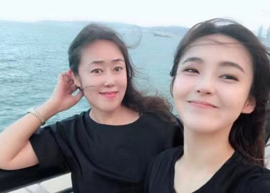 张佳宁的个人资料简介（撮合亲妈二婚，不原谅生父20年） 第11张