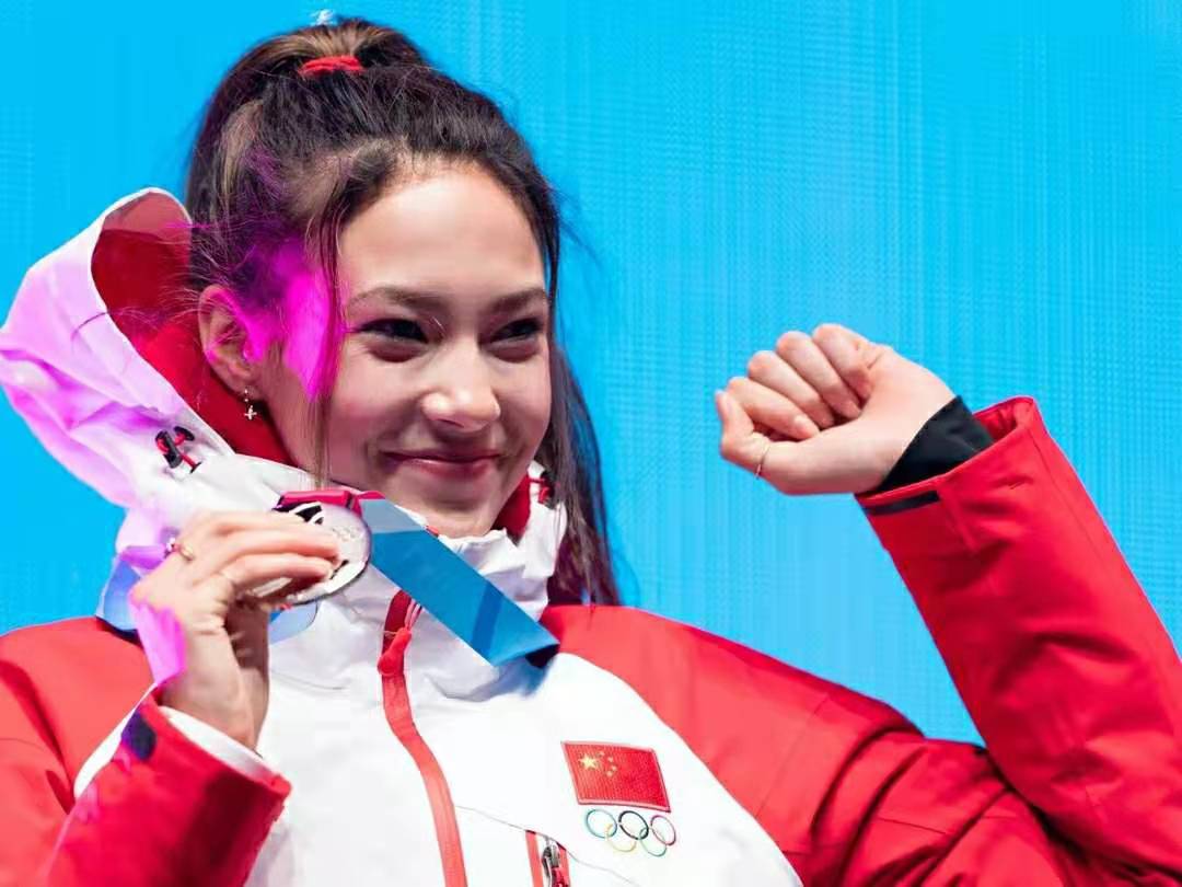 谷爱凌为何放弃Mei国国籍，随母亲姓？媒体说出实情 第1张
