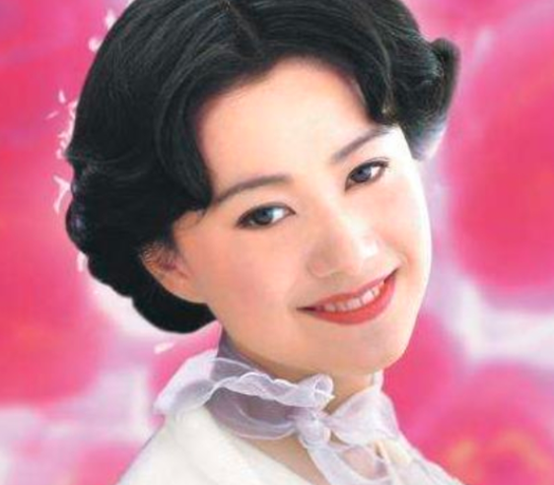 43岁倪虹洁自曝婚史，曾因前夫欠千万，如今离异有娃还收获新感情 第9张