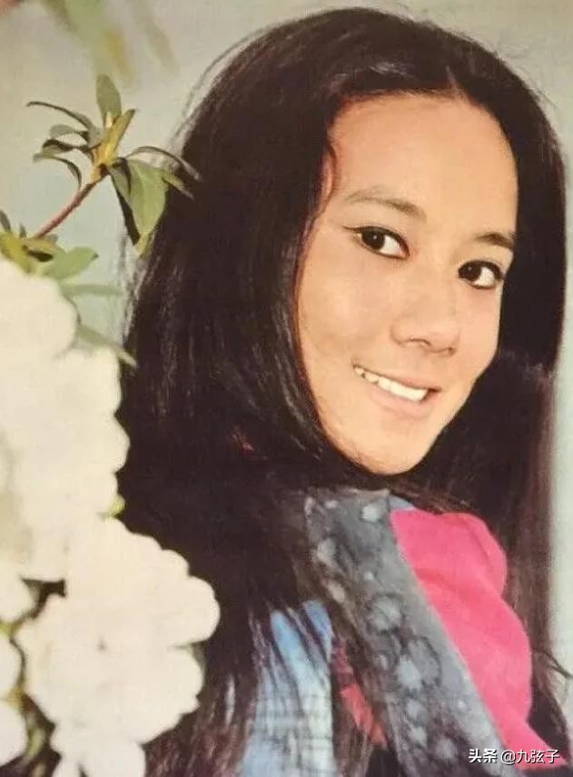 不畏惧市井流言，不为名声所累的痴情女子，苗可秀活得与众不同 第21张