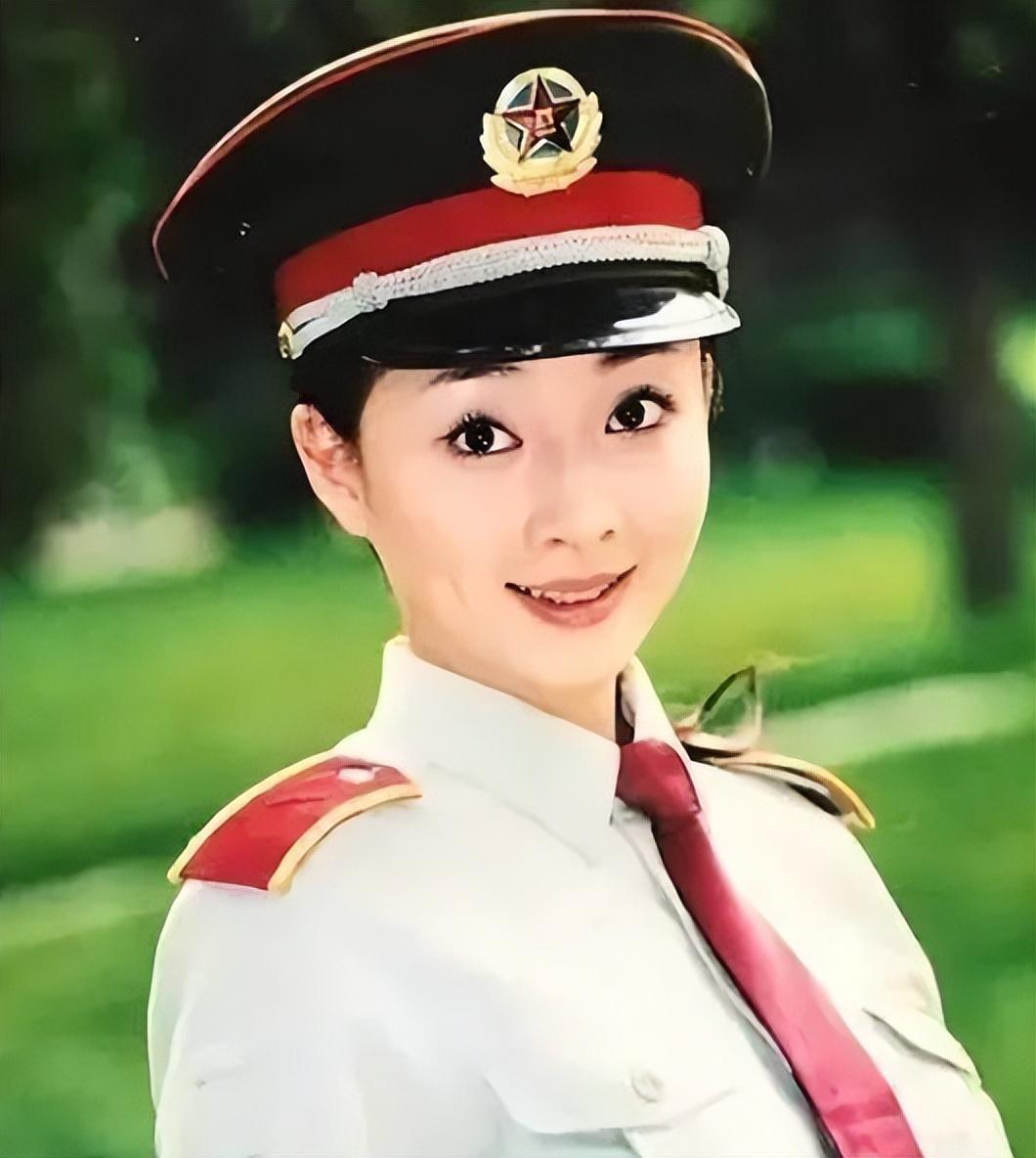 殷桃个人资料简介（42岁“不老水蜜桃”殷桃她真不一般） 第5张