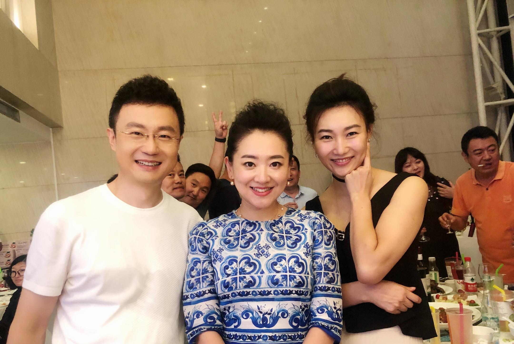 《新闻联播》美女主播李梓萌：风光背后有艰辛，婚恋成父母的心病 第7张