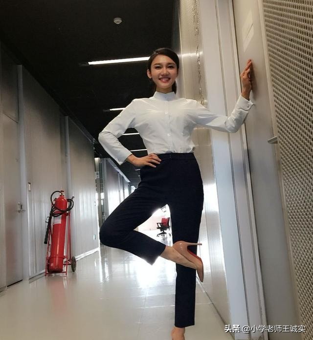 龙洋太漂亮了，笑起来太甜，还有酒窝，还是主持过诗词大会的才女 第13张