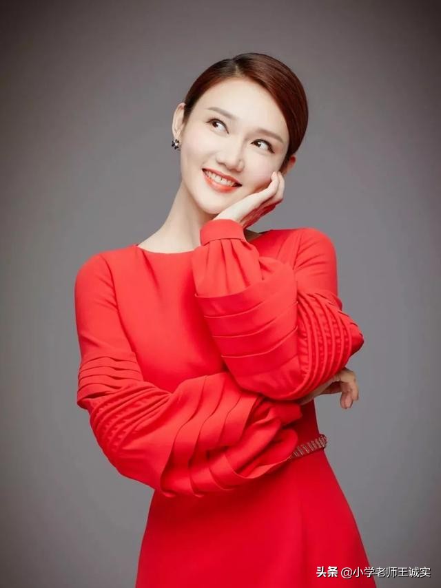 龙洋太漂亮了，笑起来太甜，还有酒窝，还是主持过诗词大会的才女 第9张