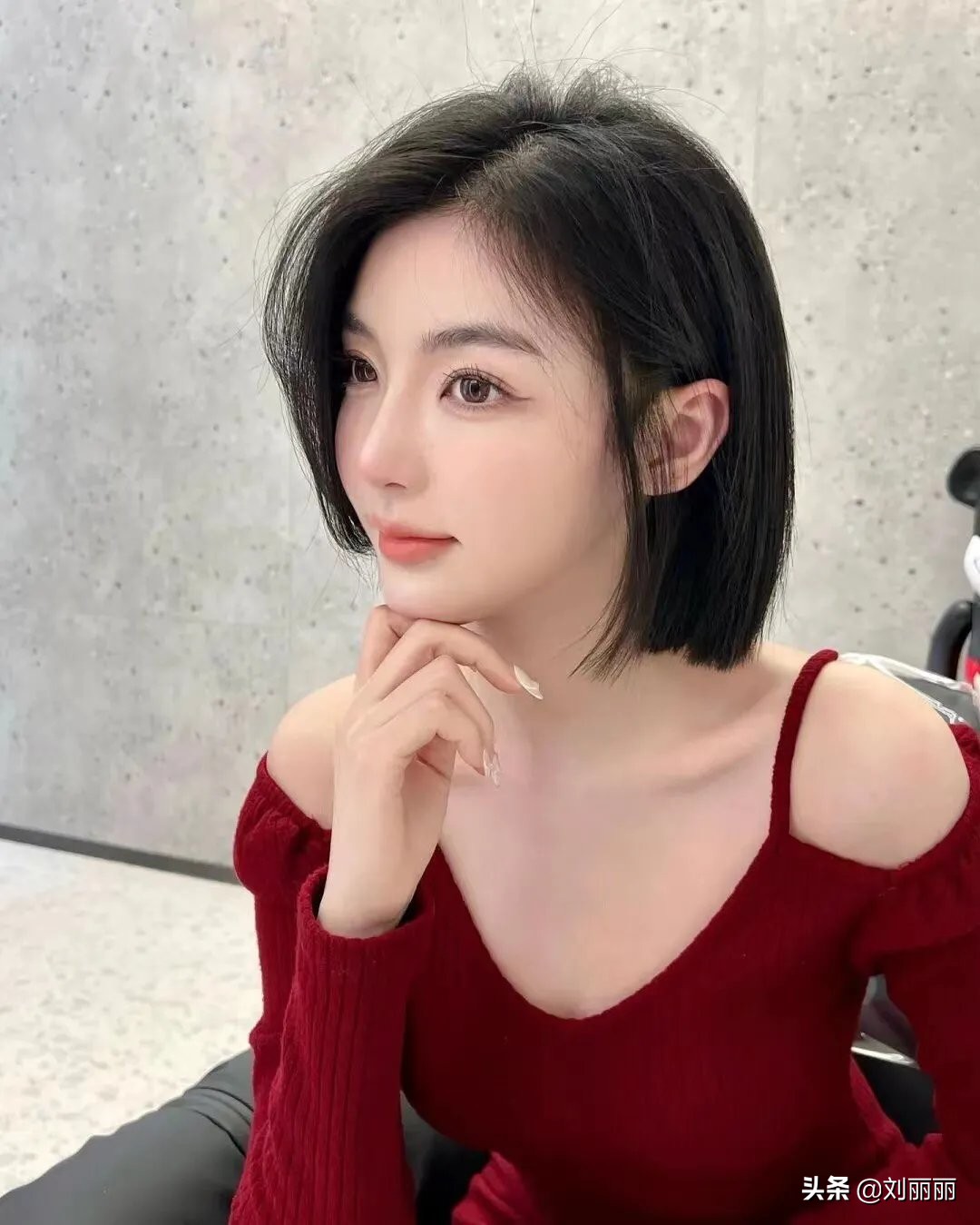 最火女士短发14款，烫卷剪短美美哒，看着很心动 第19张