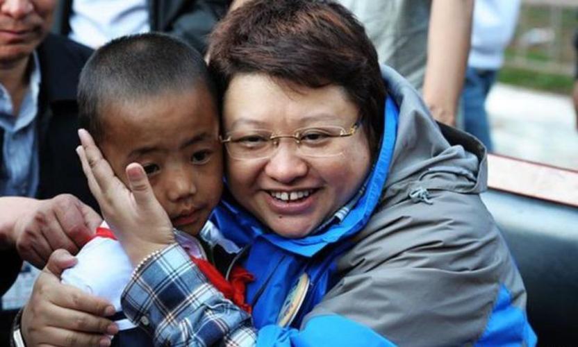 韩红：我一生行善不求回报，收养280多个孤儿，捐款捐到倾家荡产 第115张