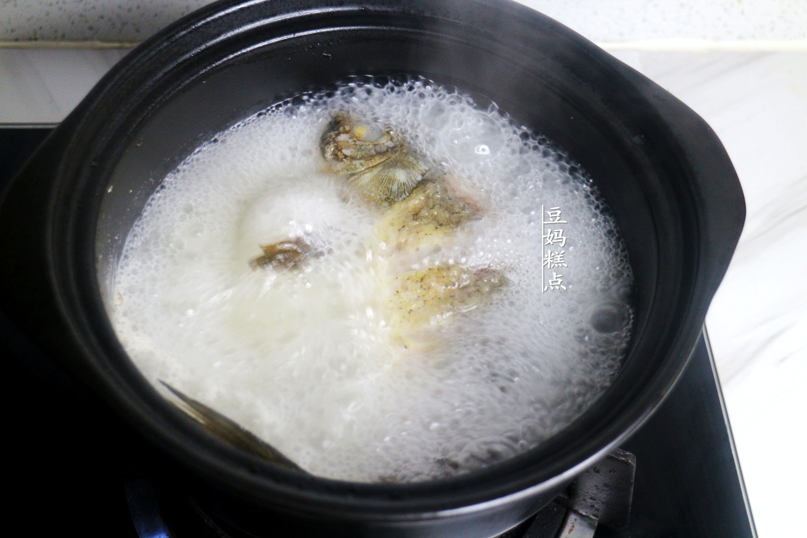 鲫鱼汤的正确做法，记住这3点，汤鲜味美，营养丰富 第17张