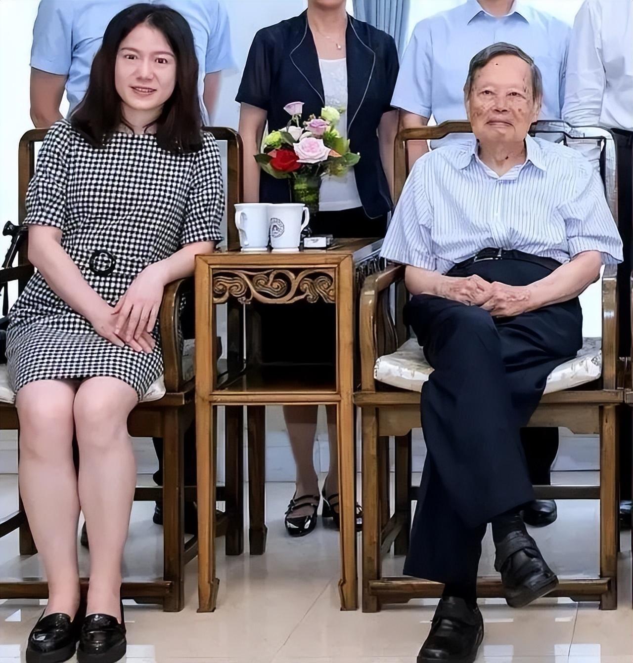 翁帆个人资料简历（翁帆：和老公杨振宁相差54岁） 第29张