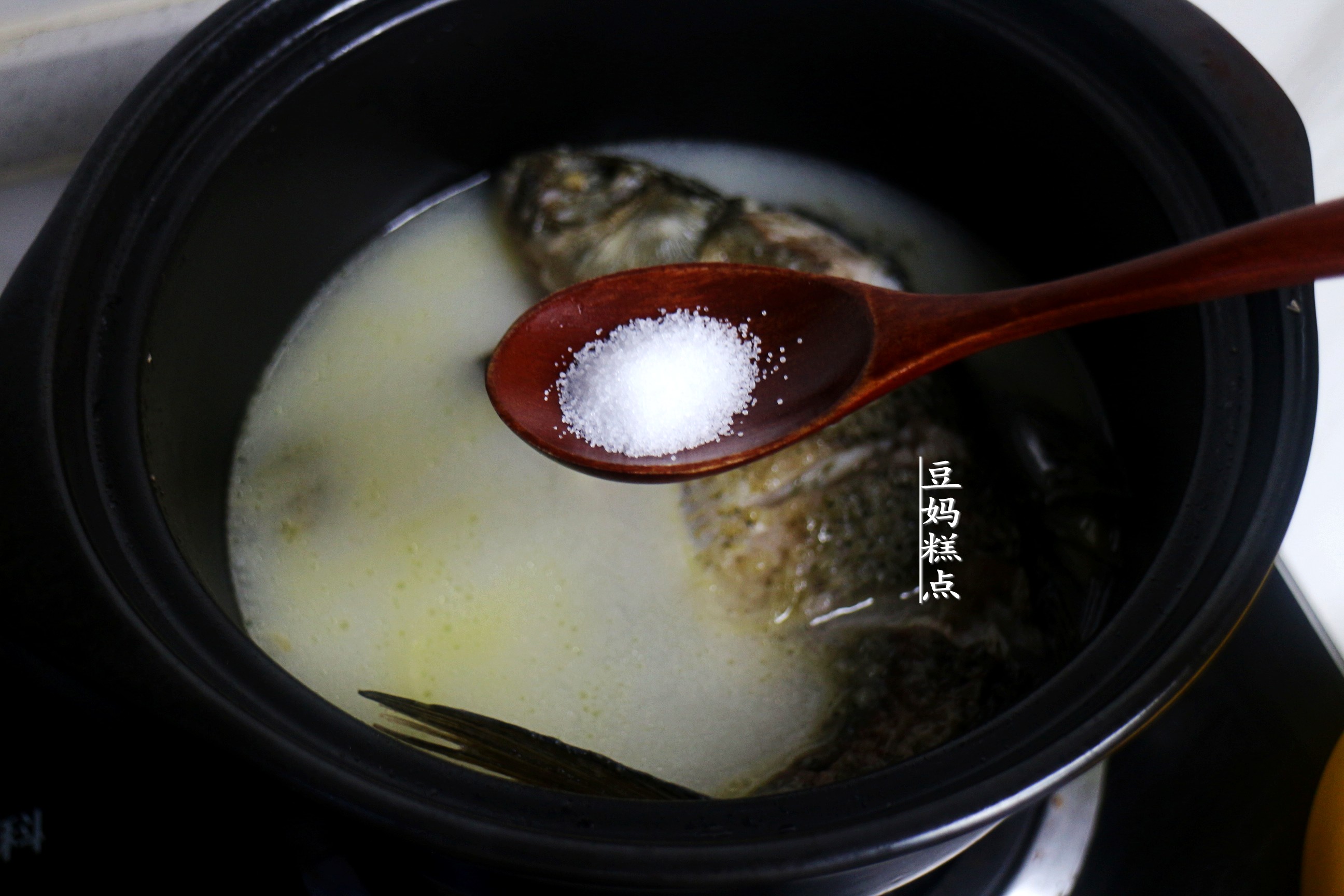 鲫鱼汤的正确做法，记住这3点，汤鲜味美，营养丰富 第21张