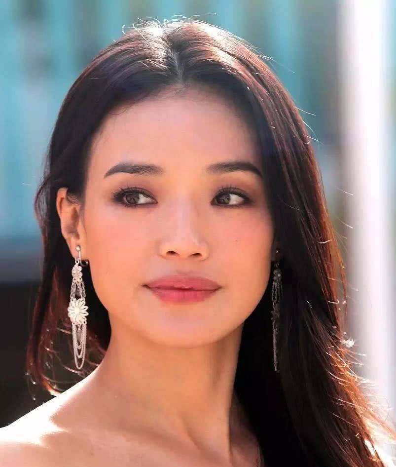 女人过了40岁尽量别留长发！推荐这5款发型，气质显年轻 第9张