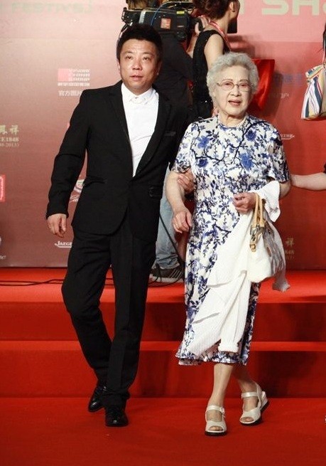 被周总理称为“中国最美女性”，已99岁的秦怡老了依旧如此美丽 第11张