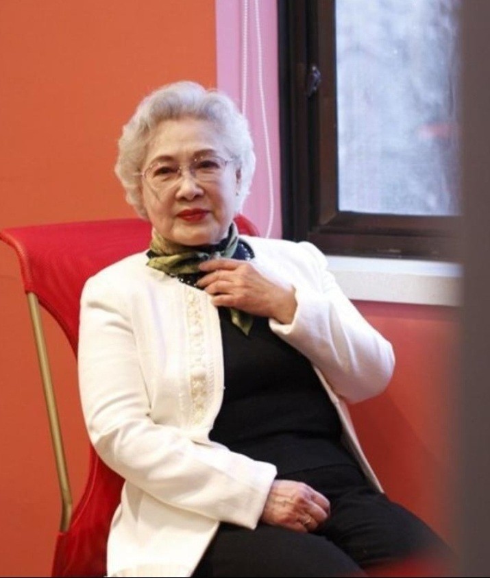 被周总理称为“中国最美女性”，已99岁的秦怡老了依旧如此美丽 第39张