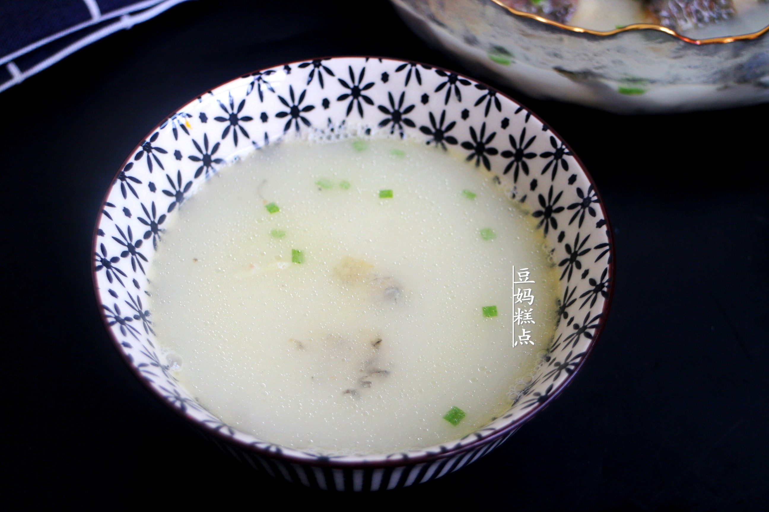鲫鱼汤的正确做法，记住这3点，汤鲜味美，营养丰富 第5张
