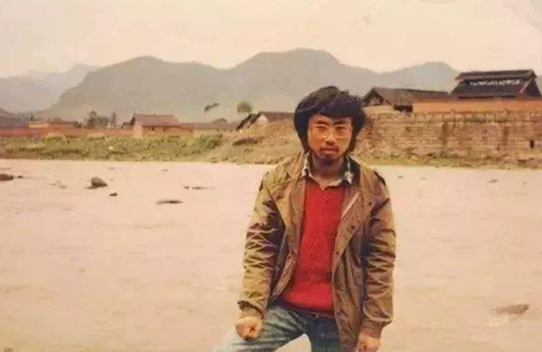 海子为什么选择卧轨？他死后，他的挚友为他整理诗稿时也突然离世 第9张